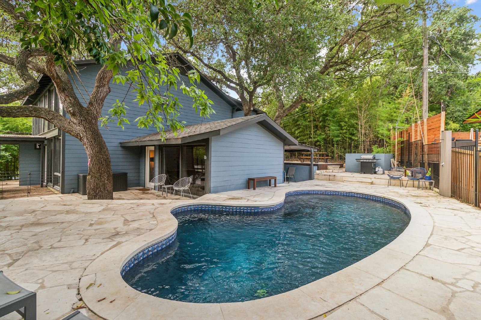 1501 Rockdale Circle - B property image