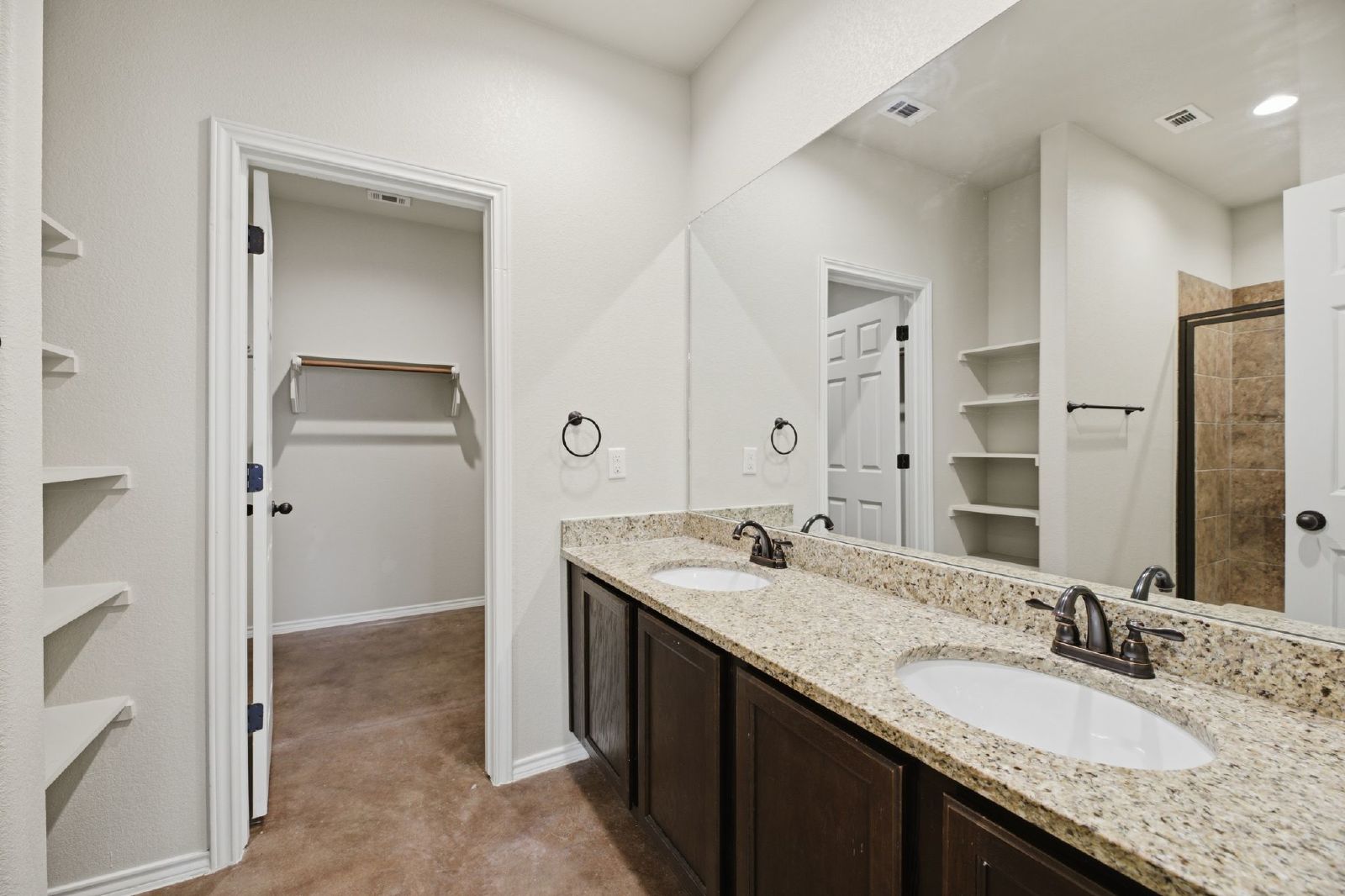 153 Joanne Loop - B property image