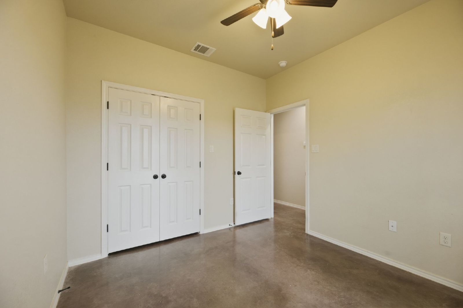 153 Joanne Loop - B property image