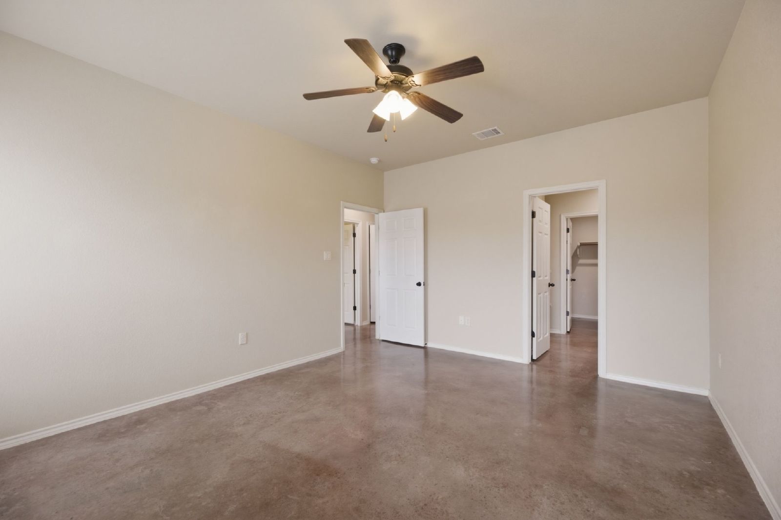 153 Joanne Loop - B property image