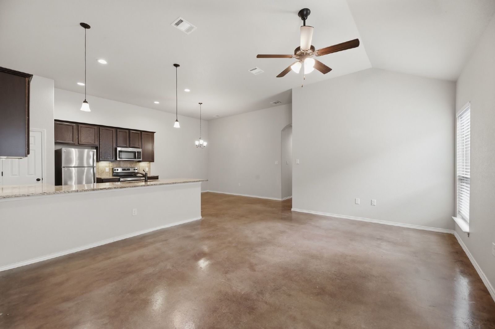 153 Joanne Loop - B property image