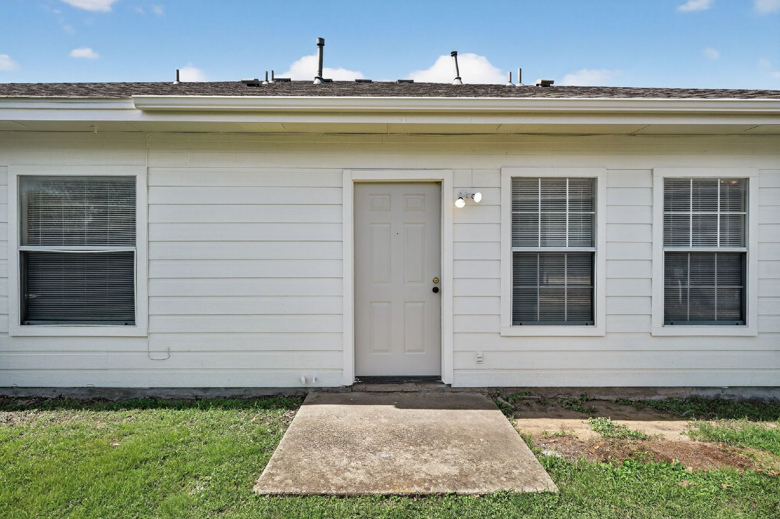 2831 Southampton Way - A property image
