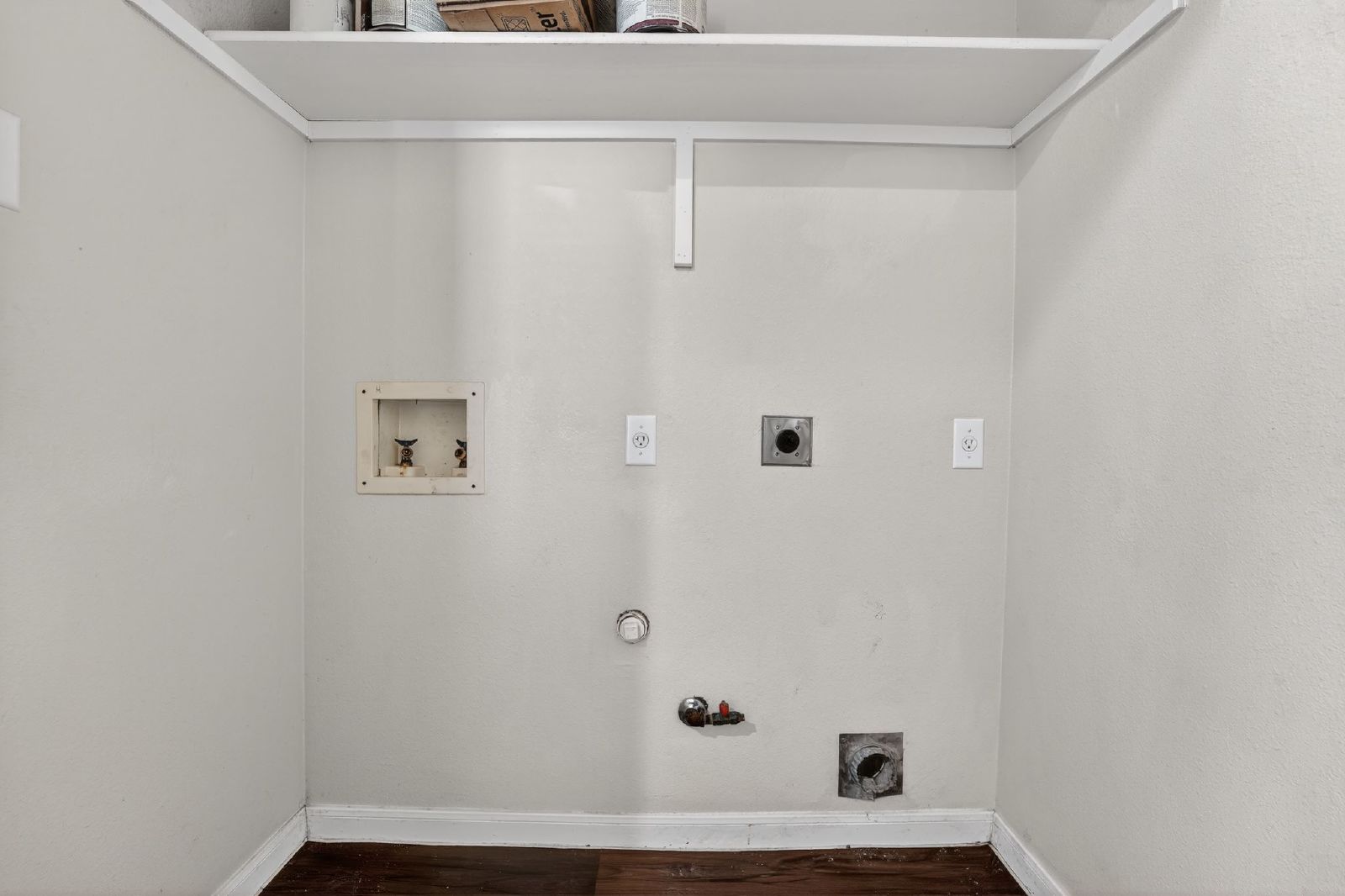 2831 Southampton Way - A property image