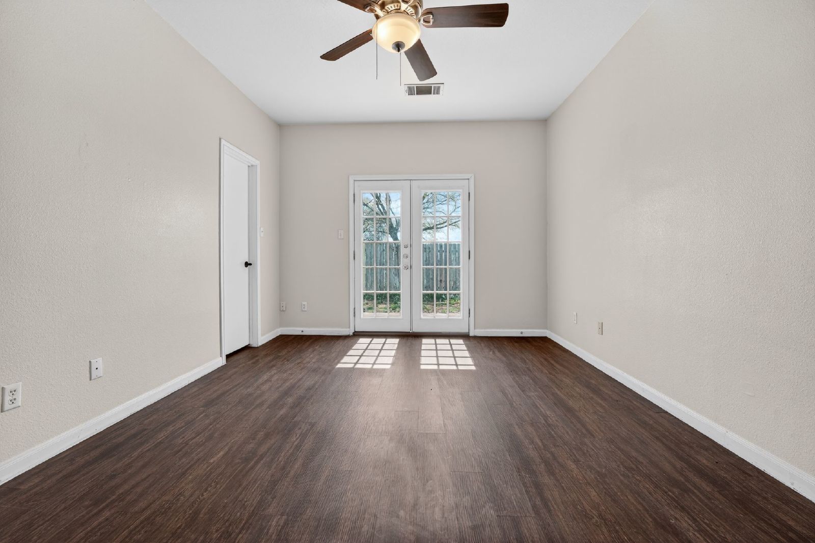 2831 Southampton Way - A property image